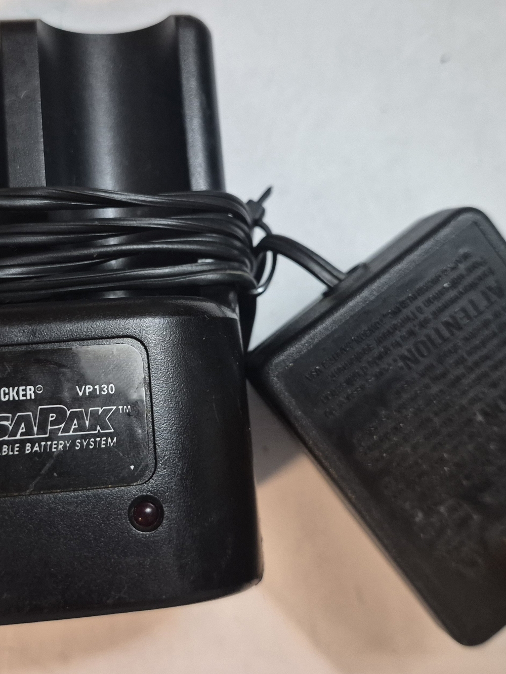 Black & Decker VersaPak Dual Battery Charger VP130 Black